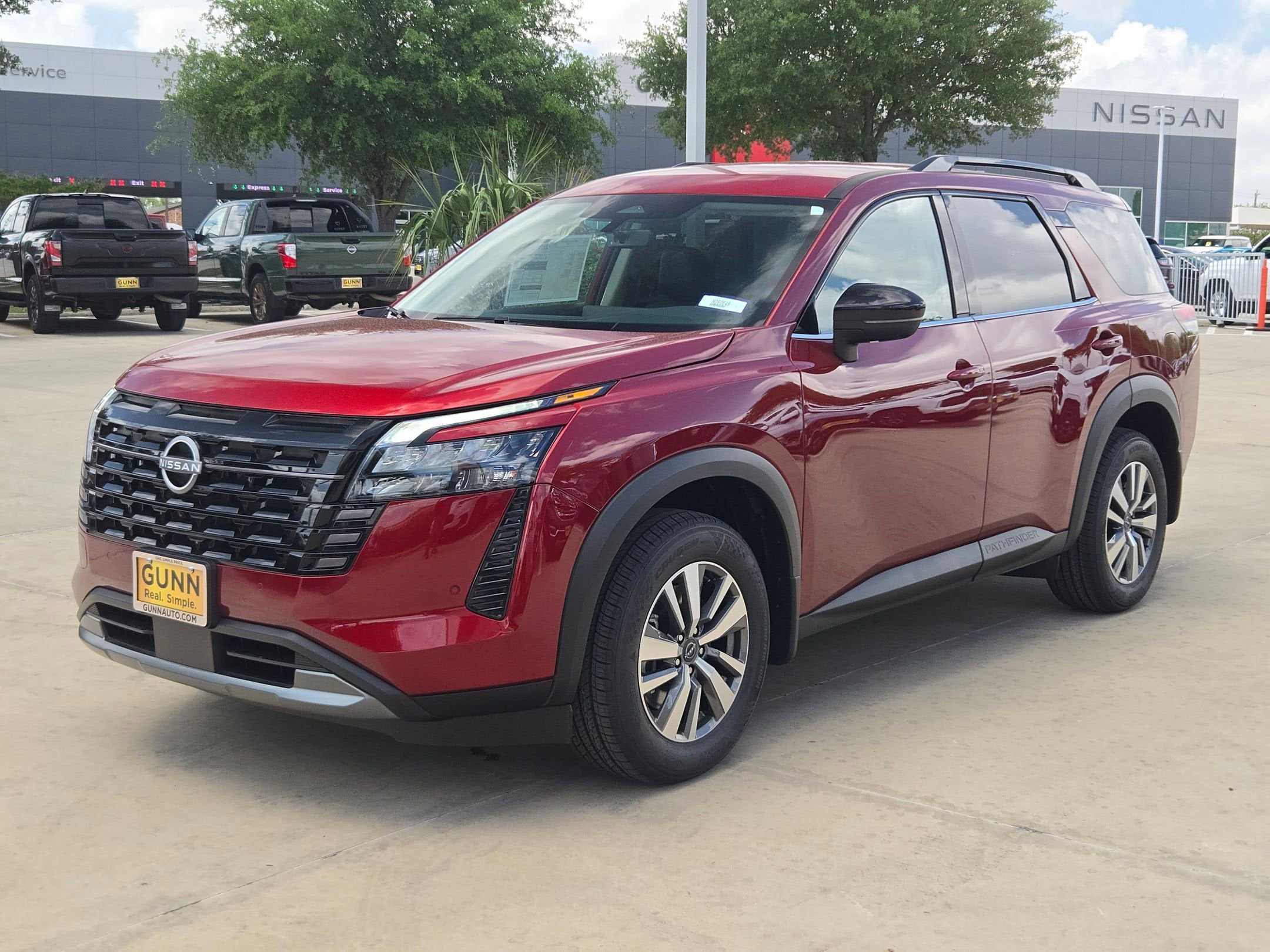 2026 Nissan Pathfinder SL