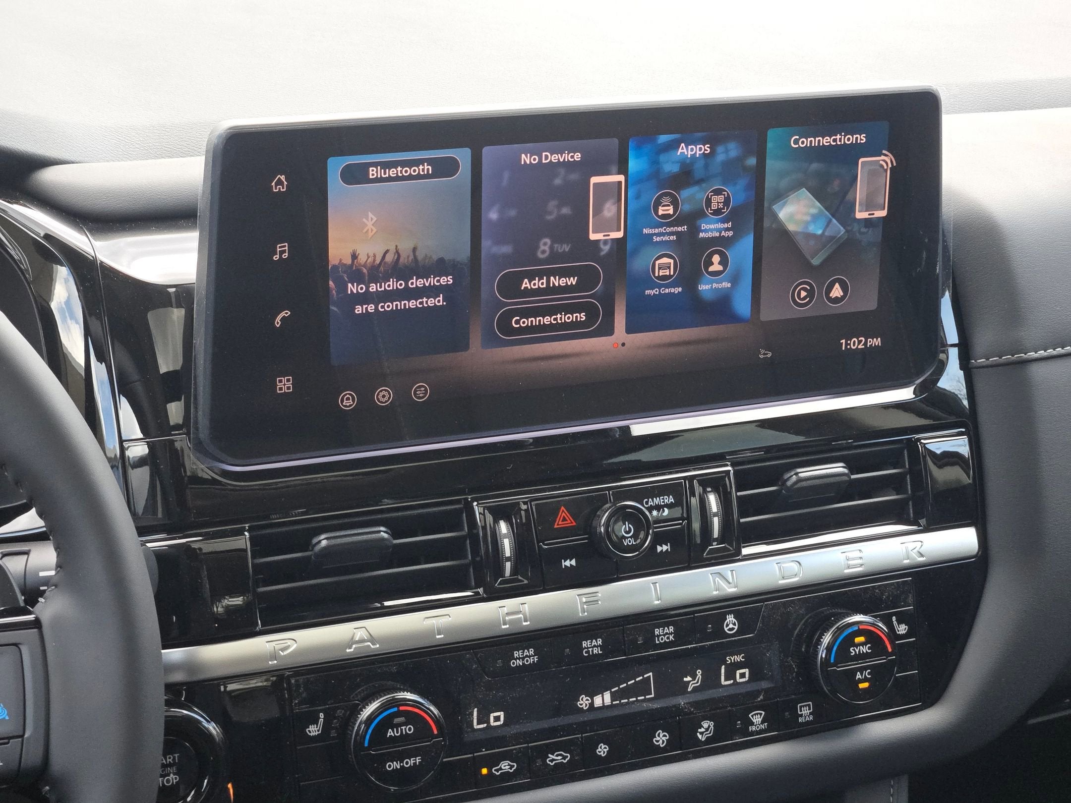 2026 Nissan Pathfinder SL