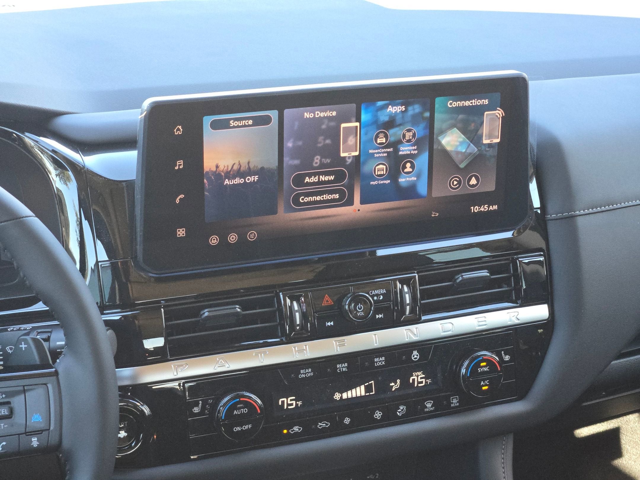 2026 Nissan Pathfinder SL