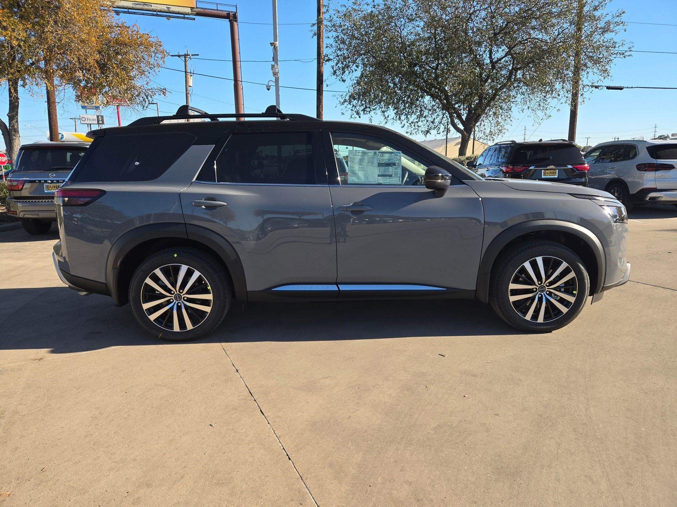 2025 Nissan Pathfinder Platinum