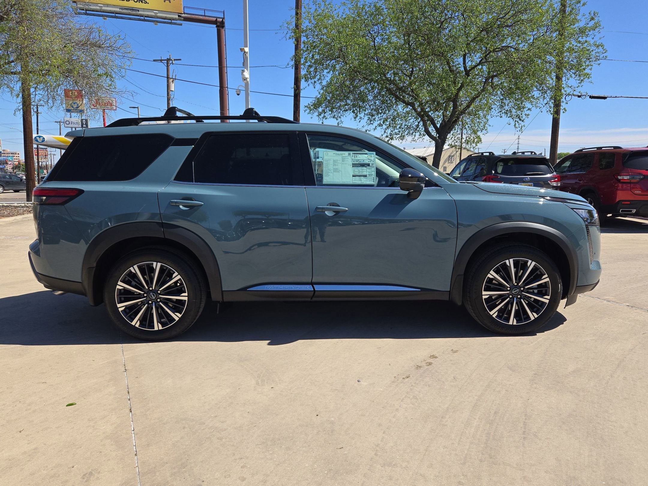 2026 Nissan Pathfinder Platinum