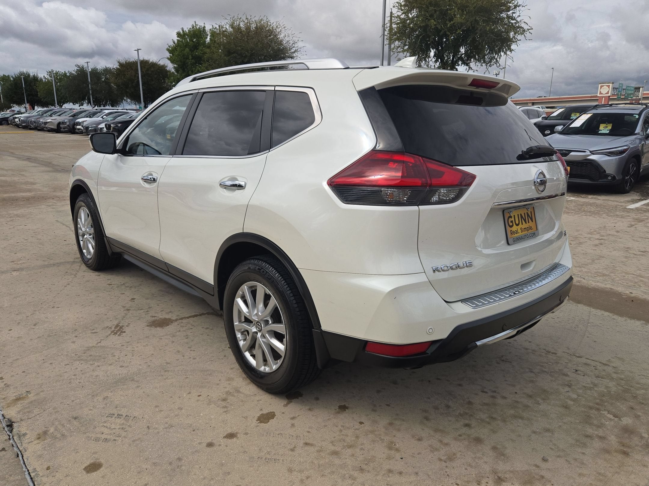 2020 Nissan Rogue SV