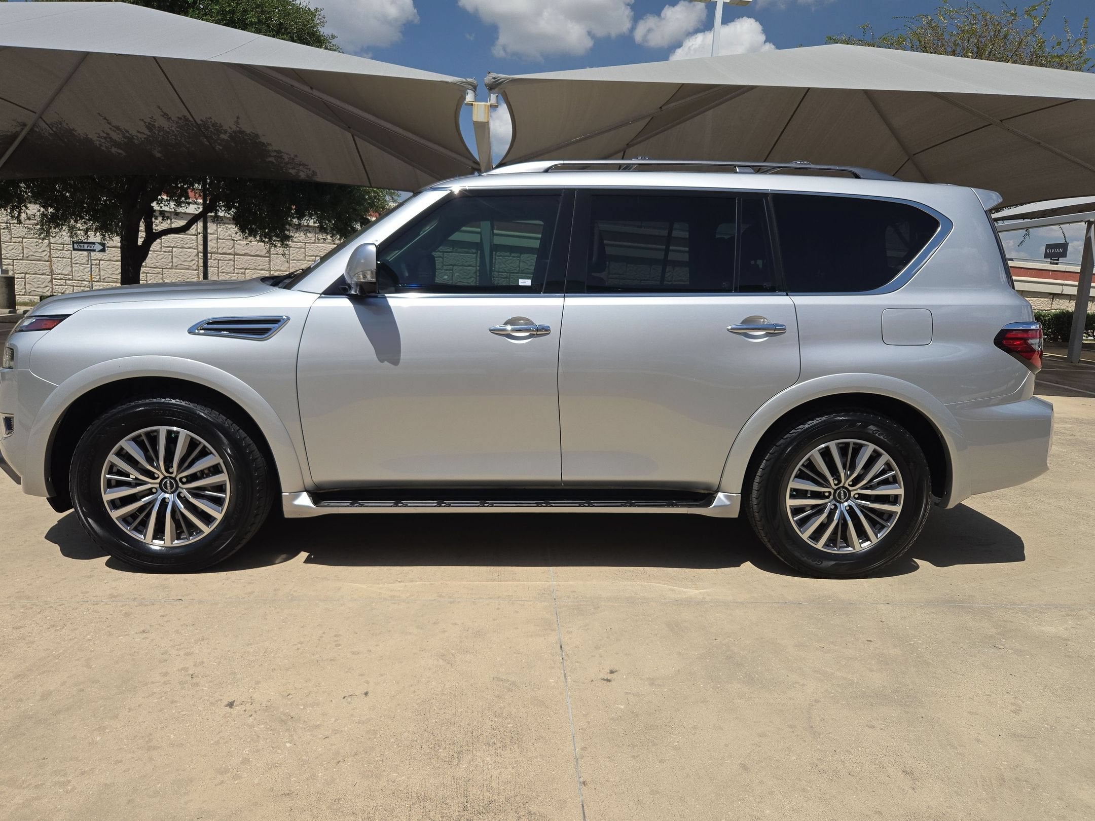2023 Nissan Armada SL