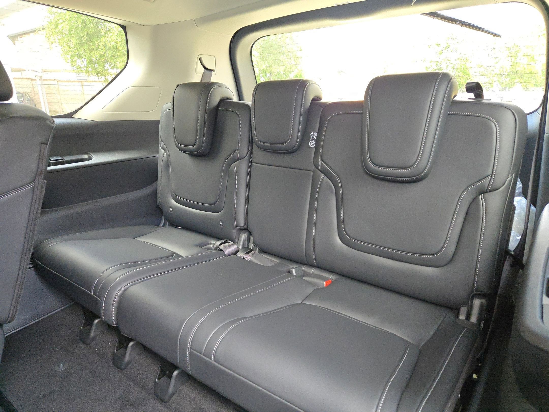 2026 Nissan Armada SV