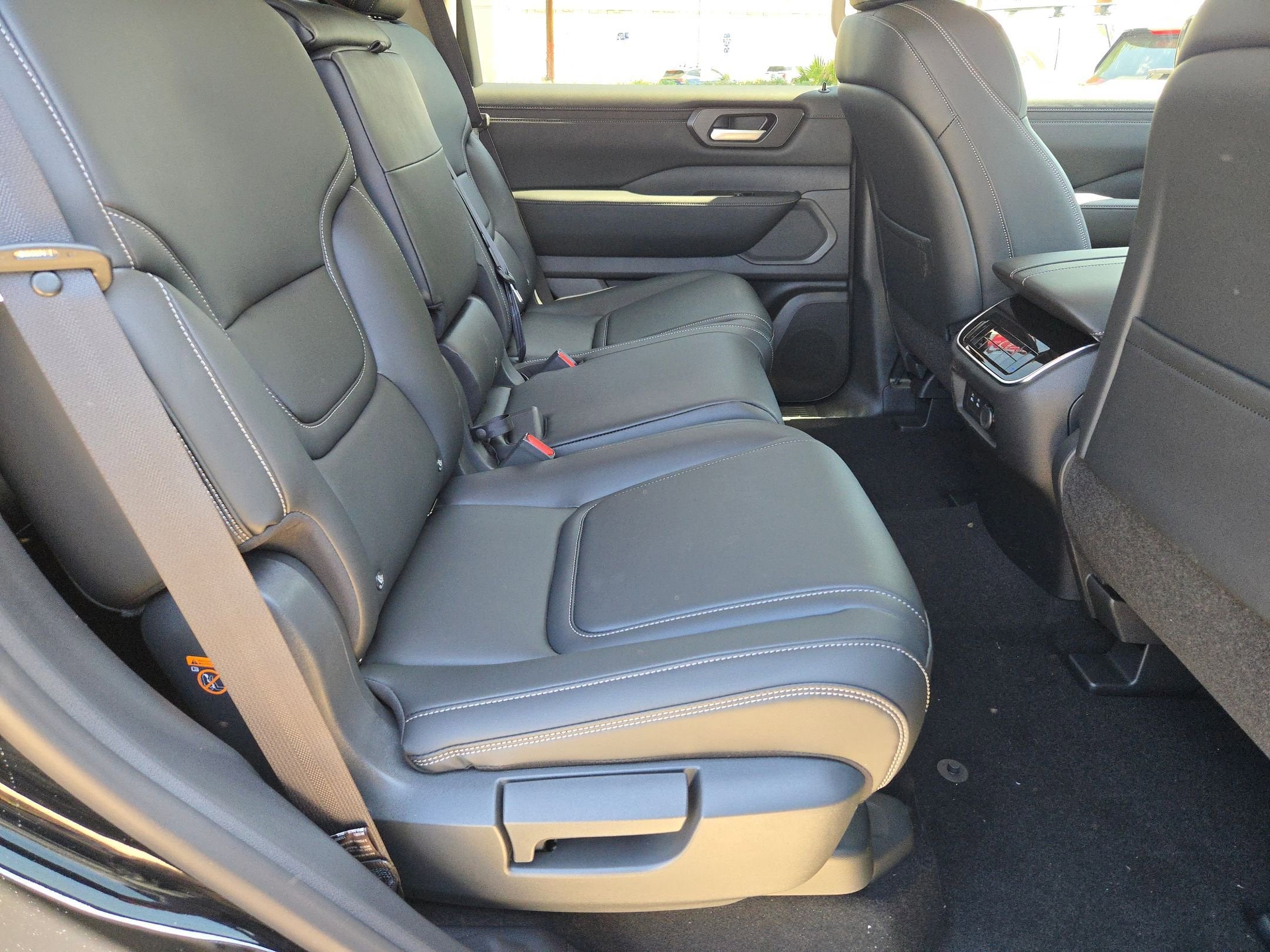 2026 Nissan Armada SV