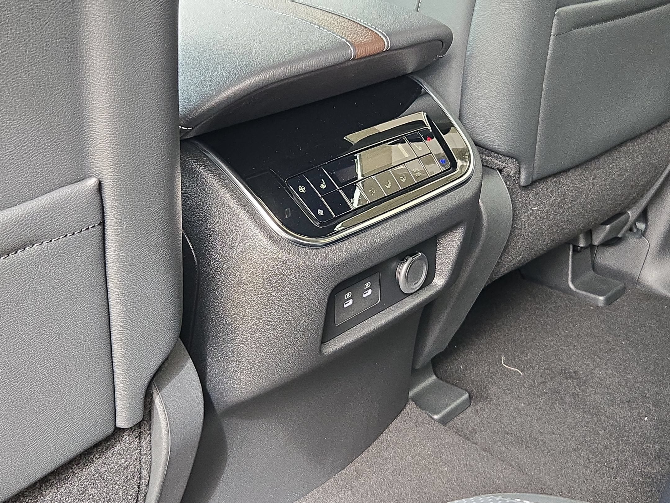 2027 Nissan Armada Platinum