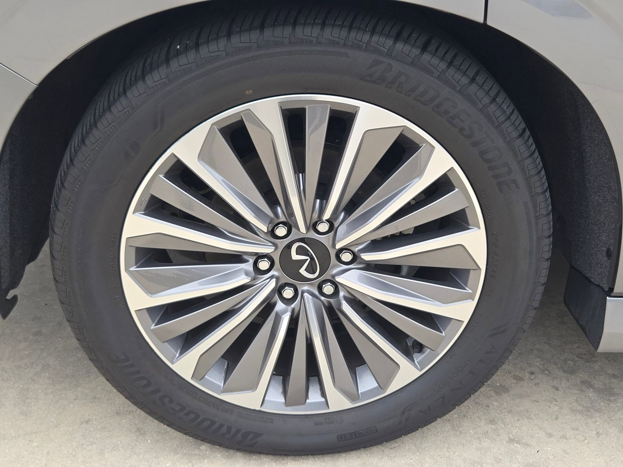 2025 INFINITI QX80 SENSORY