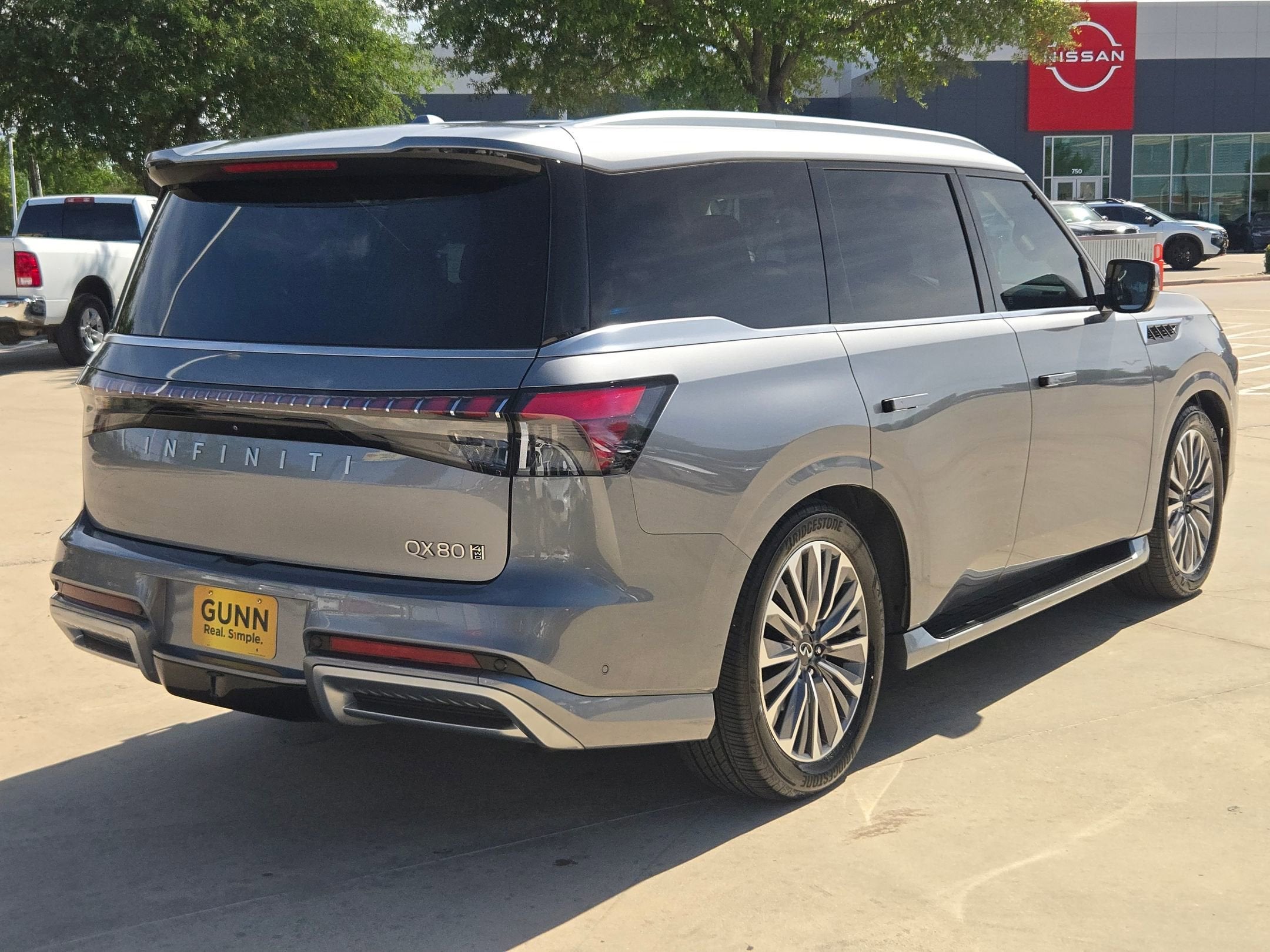 2025 INFINITI QX80 SENSORY