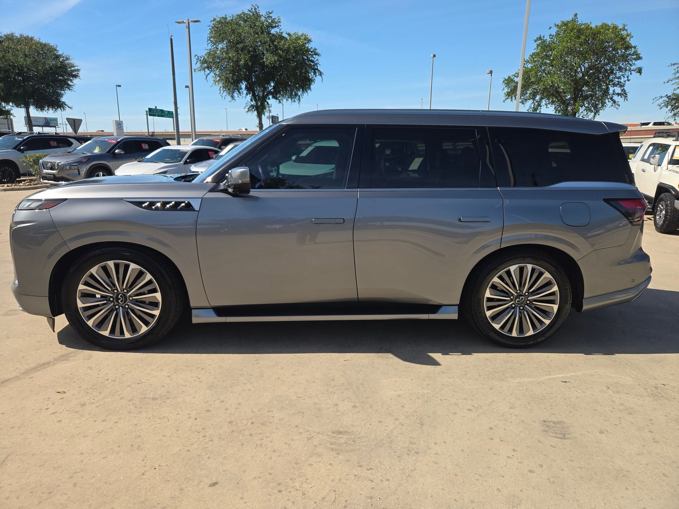 2025 INFINITI QX80 SENSORY