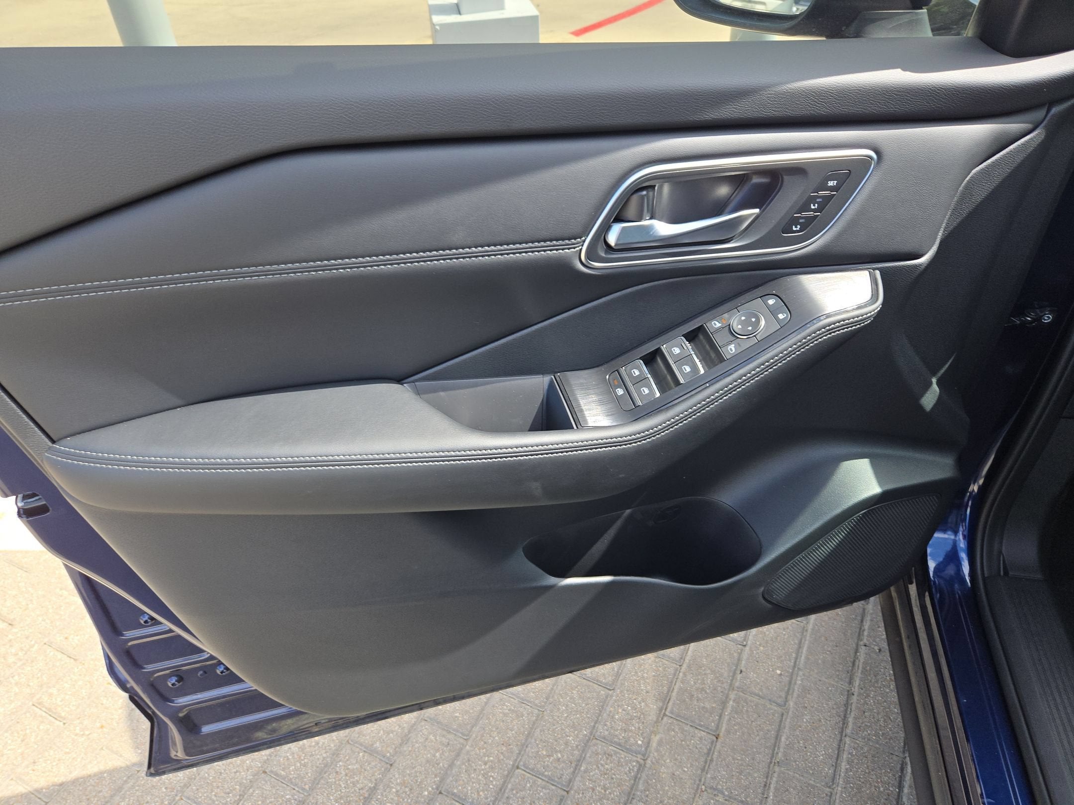 2026 Nissan Rogue Platinum - Photo 12