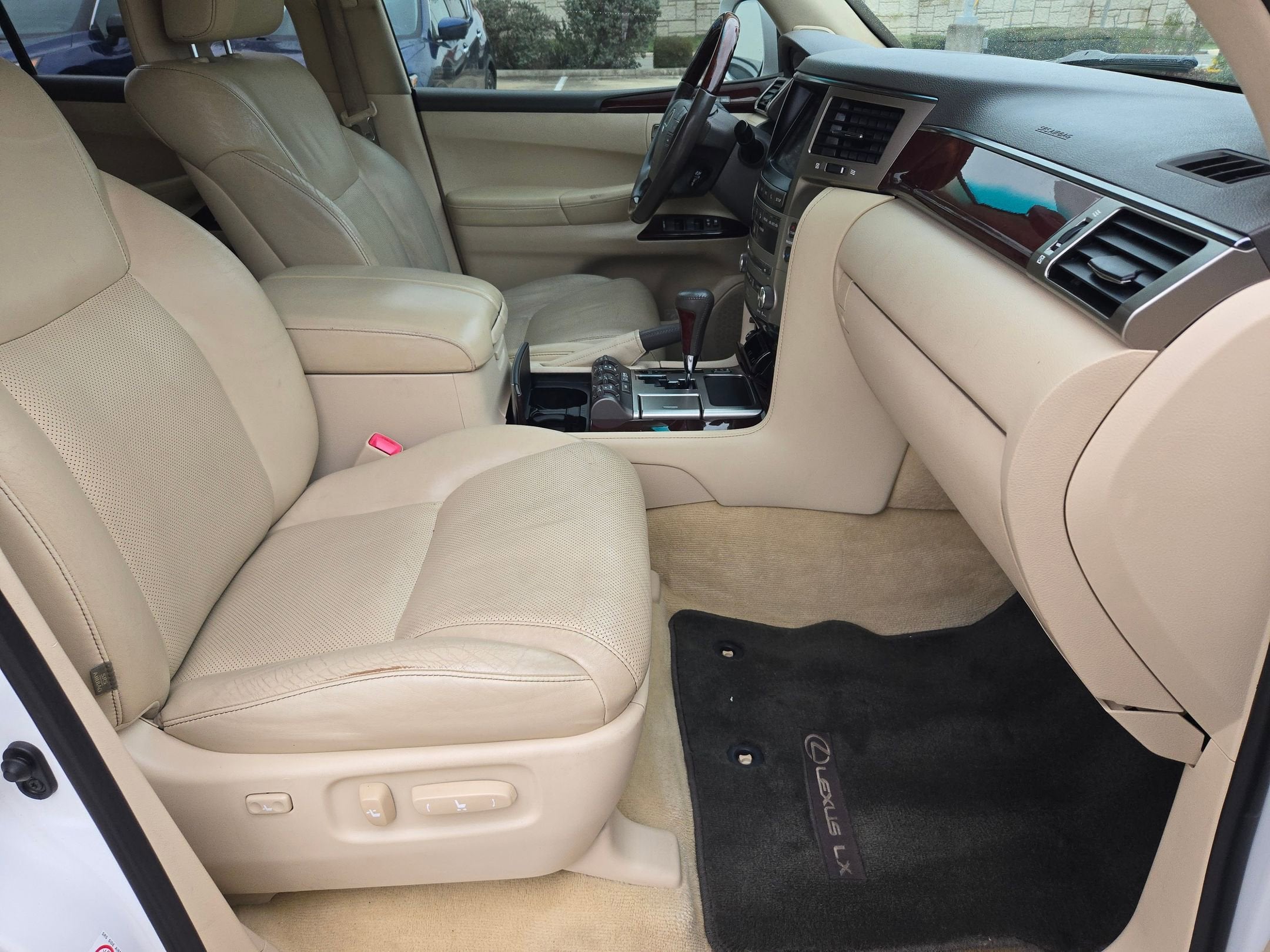 2014 Lexus LX 570 4WD 4dr