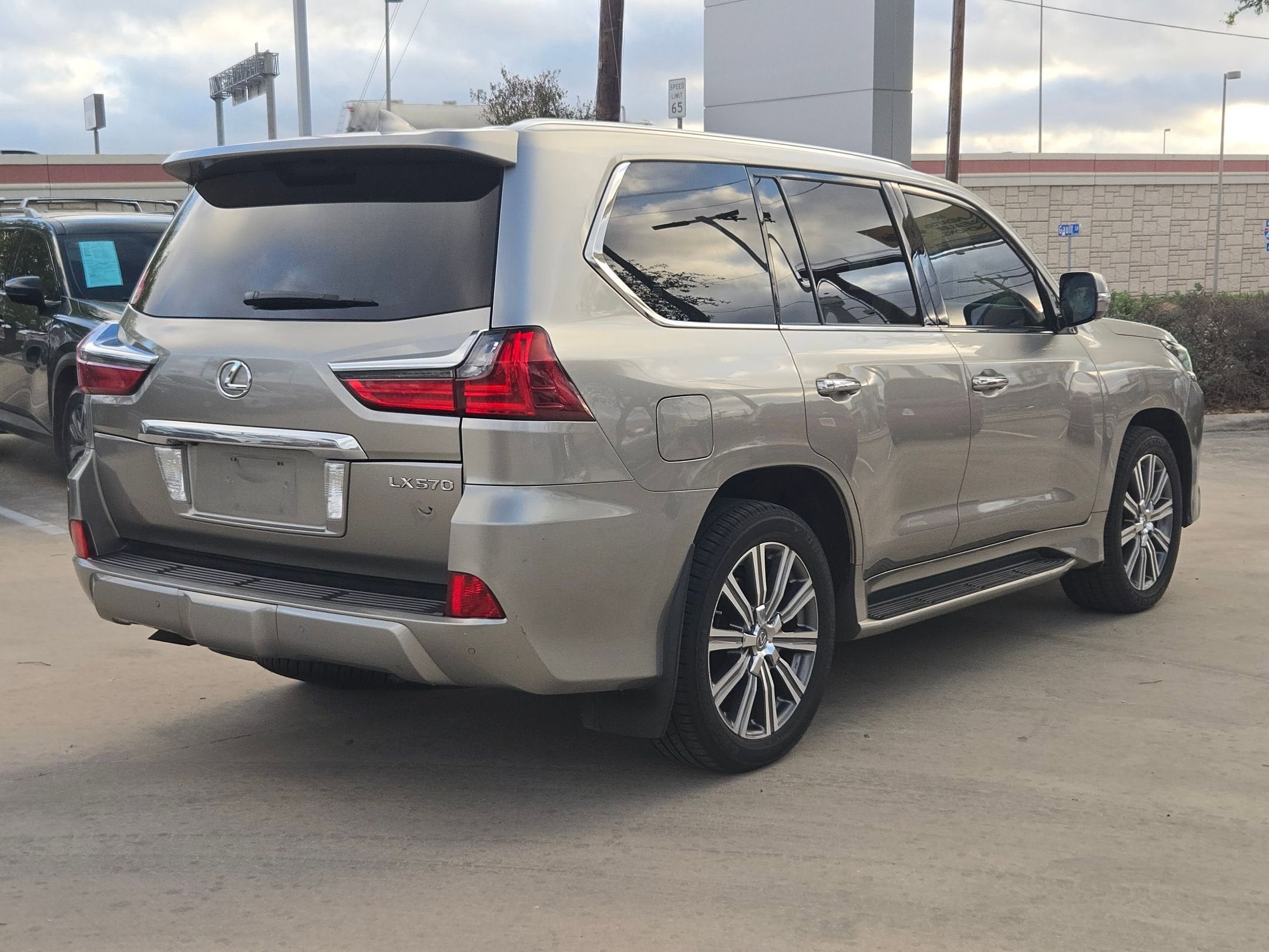 2016 Lexus LX 570 4WD 4dr