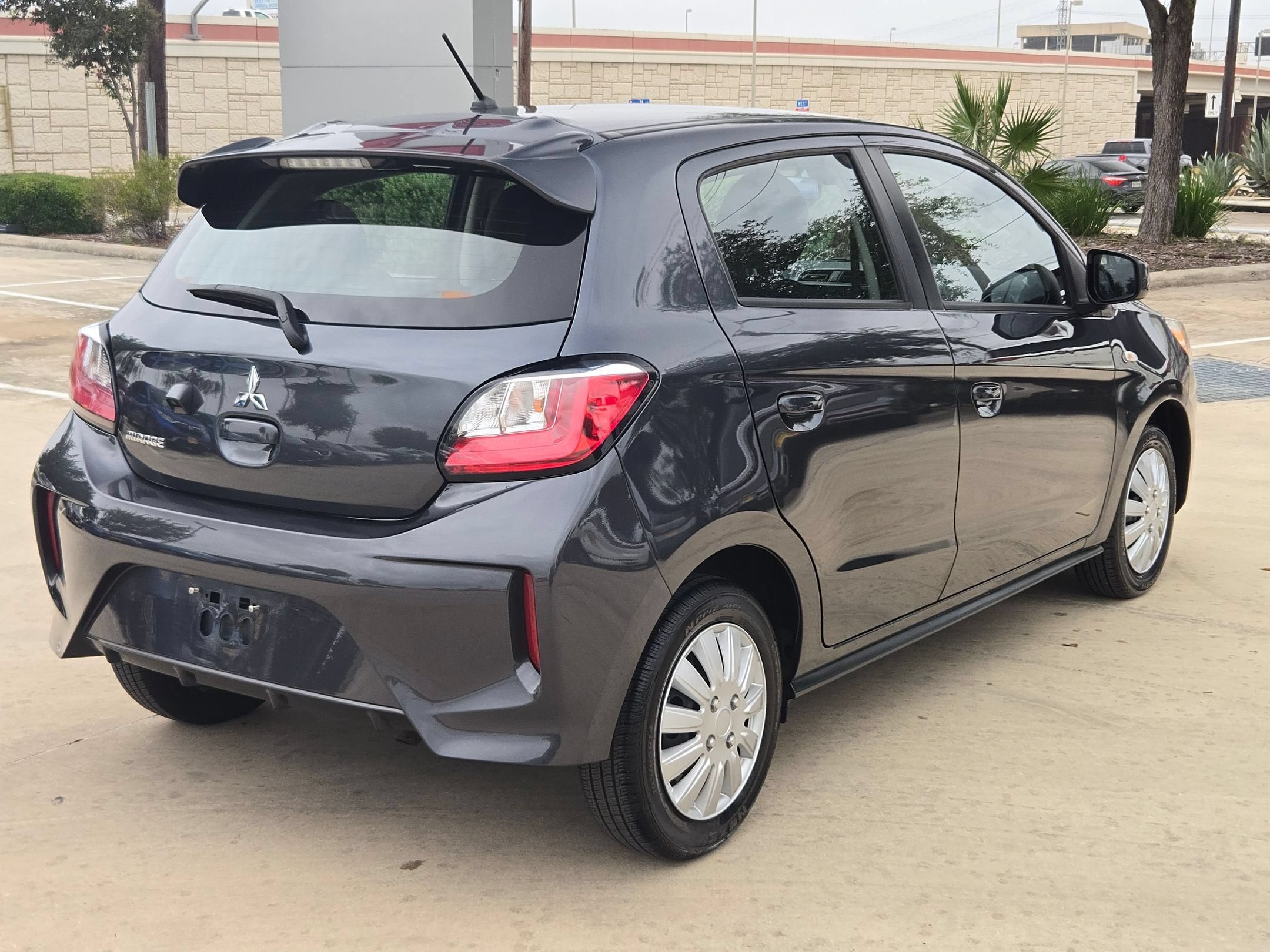 2024 Mitsubishi Mirage ES