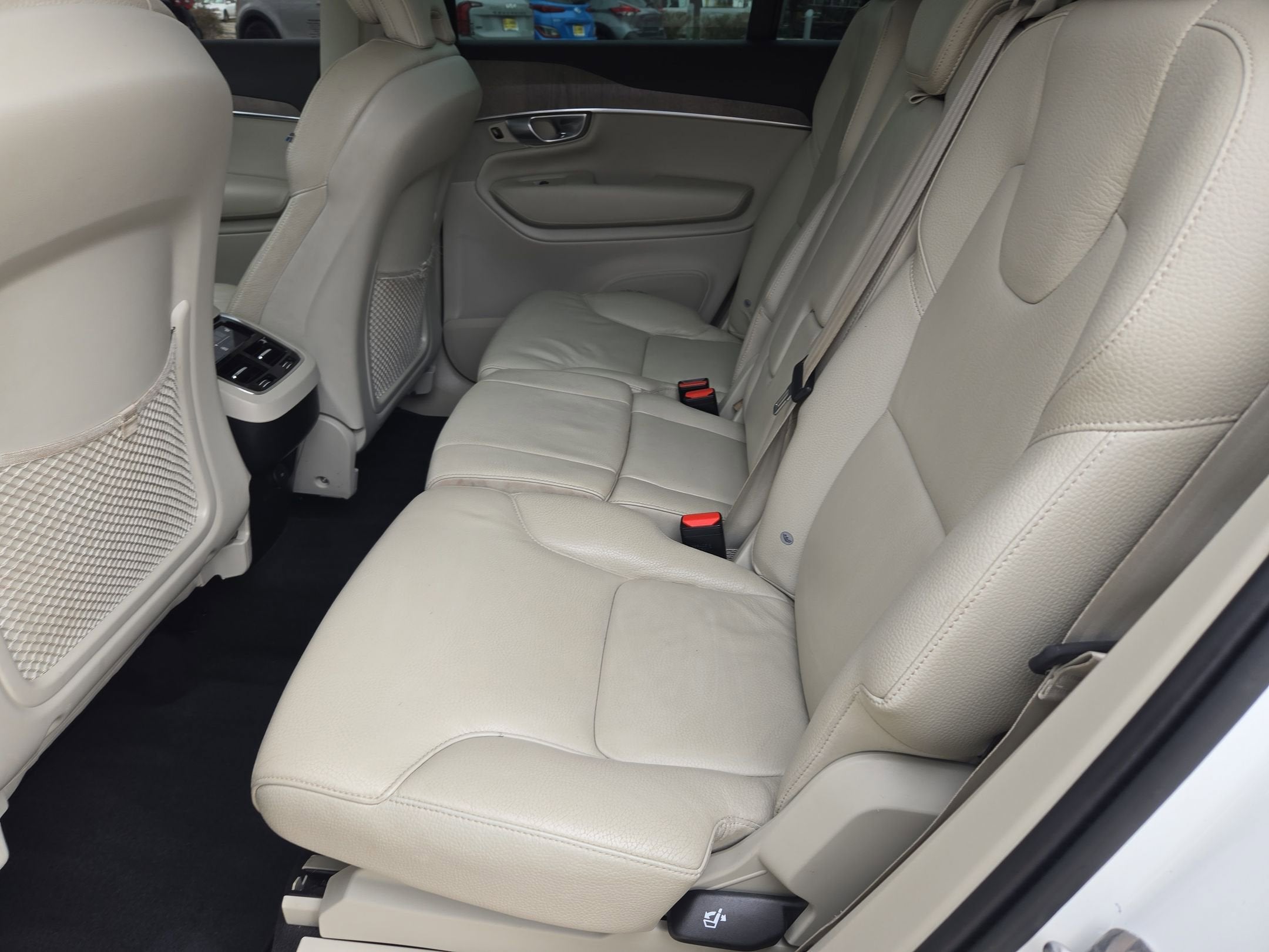 2023 Volvo XC90 Plus