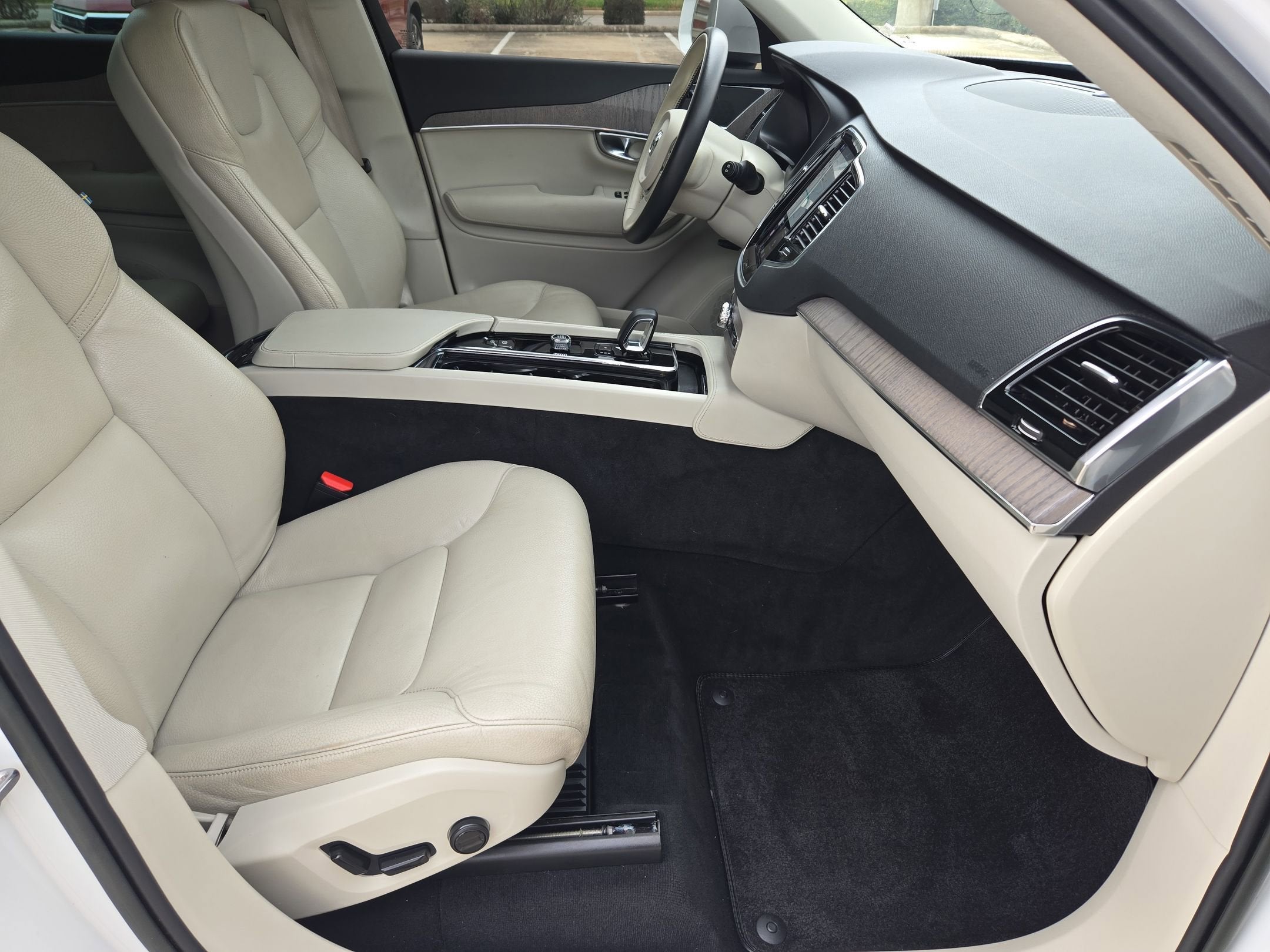 2023 Volvo XC90 Plus